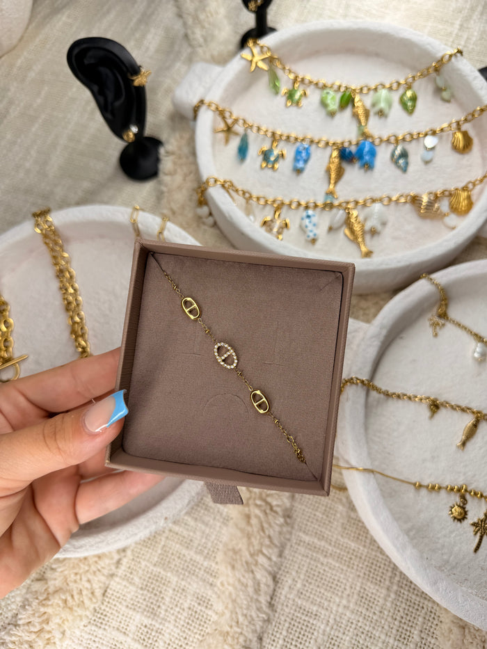 Cataleya Hand Chain