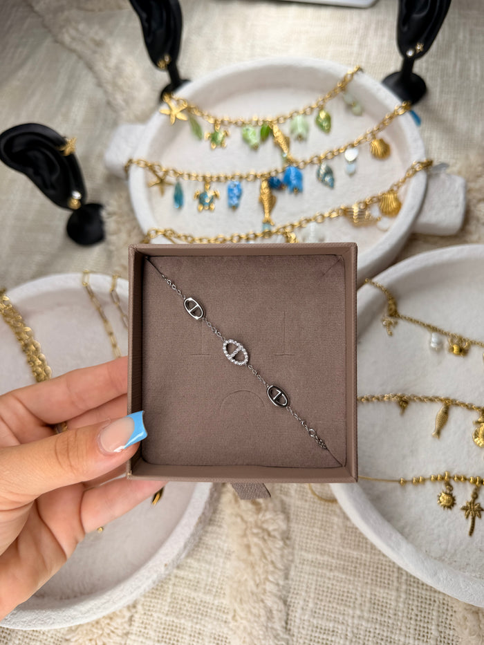 Cataleya Hand Chain