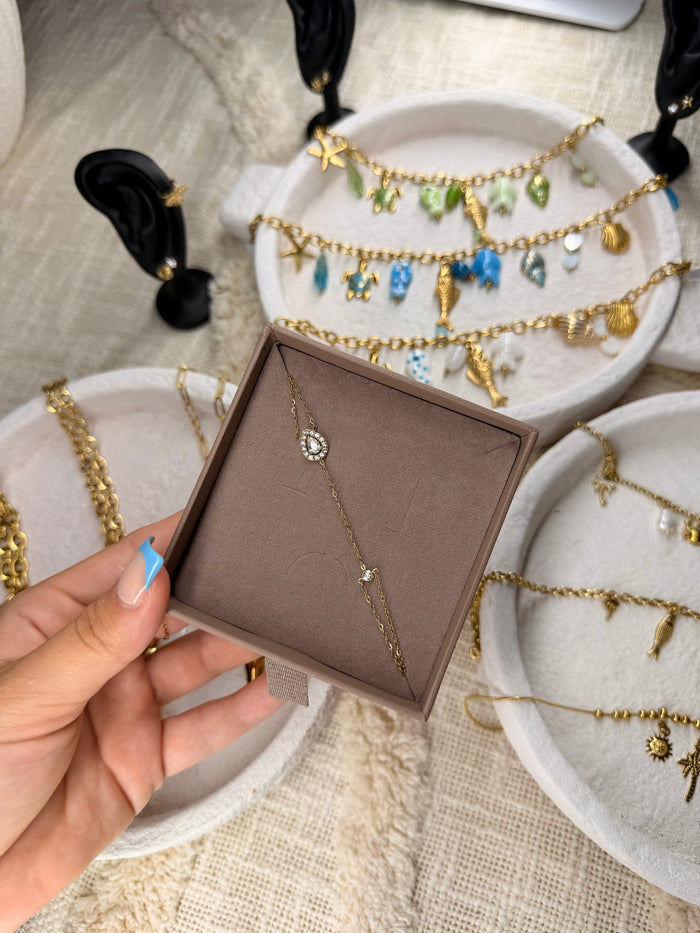 Beverly Hand Chain